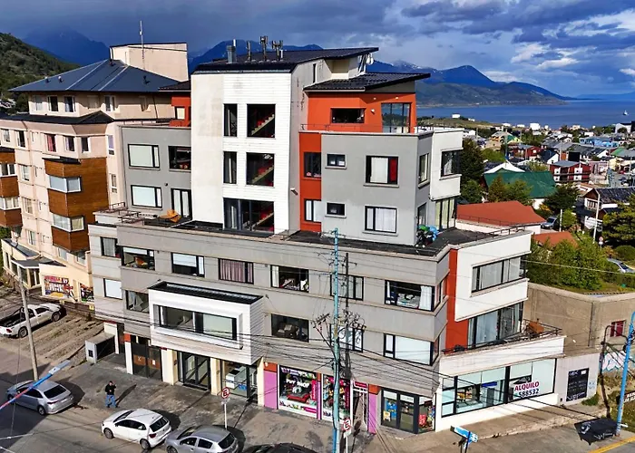 Patagonia Home - New And Spacious